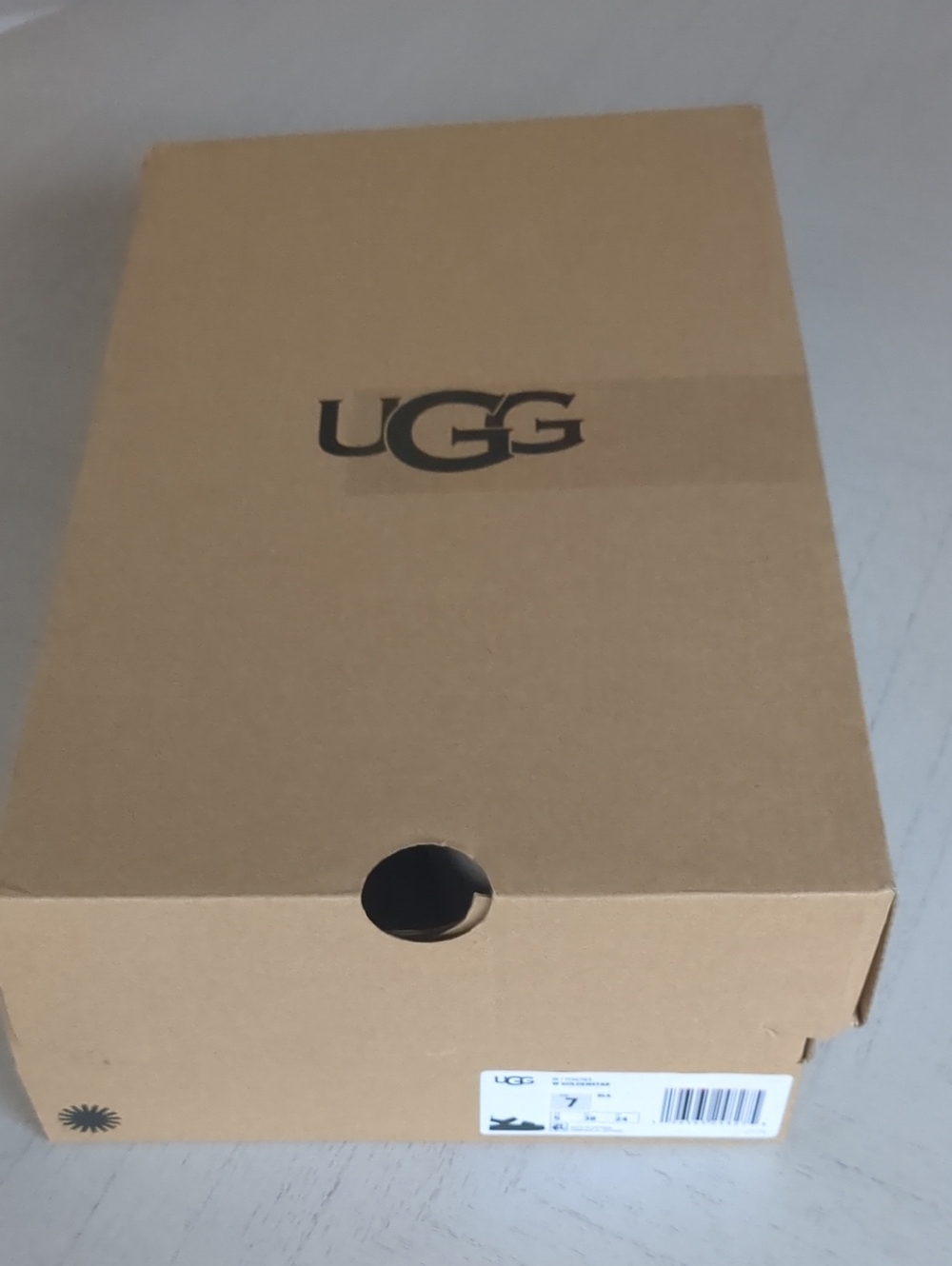 New UGG Goldenstar Sandals Size 7 Black - Picture 10 of 10